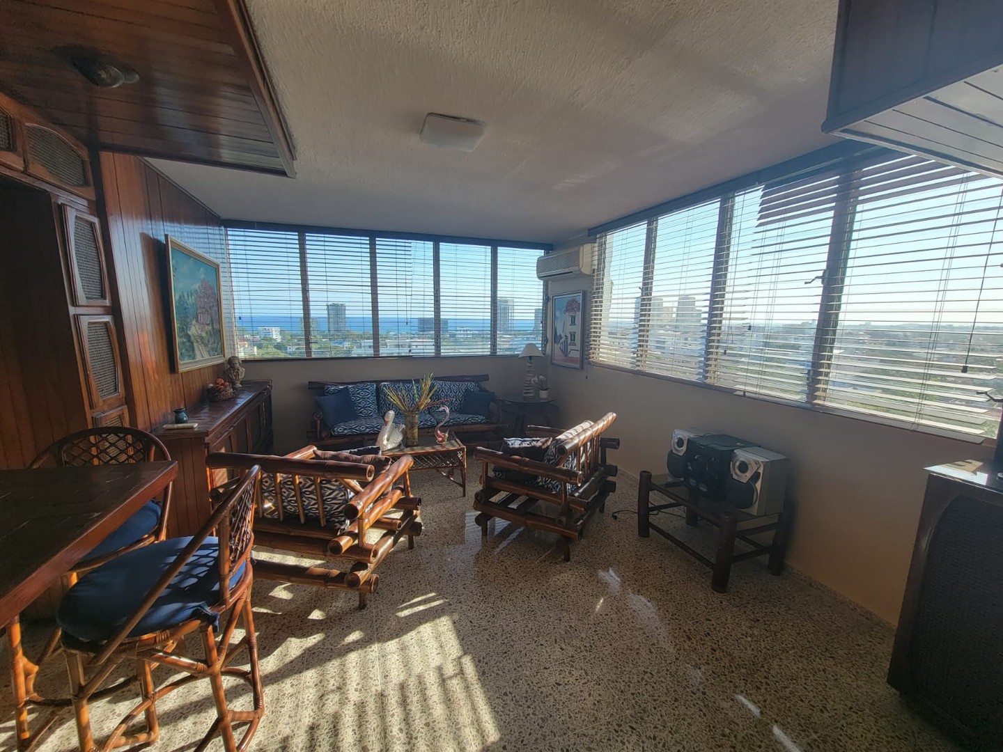 apartamentos - ALQUILO Apartamento Amueblado Full Piso 11 Con Vista Al Mar En Gazcue
COD: PD165 4