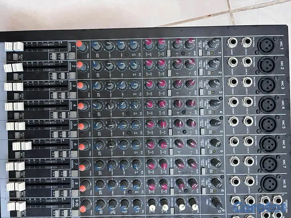 camaras y audio - Consola Mackie CFX12 a la venta 3