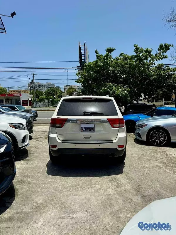 jeepetas y camionetas - Jeep Grand Cherokee Laredo 2012 7