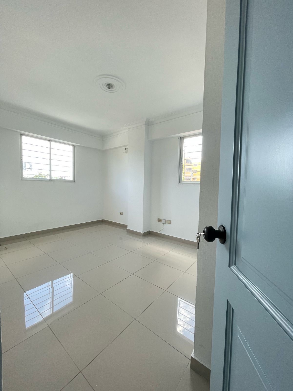 apartamentos - En venta apartamento de 3 habitaciones en sector L 6