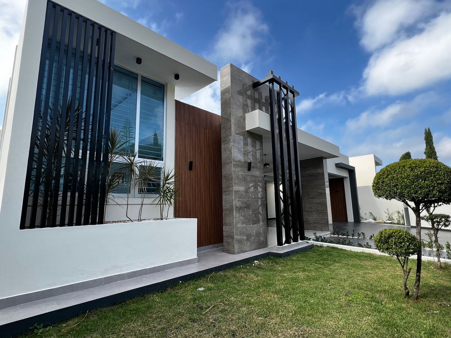 casas - Lujosa y Moderna Casa Nueva Proximo al Instituto Iberia, Santiago 0
