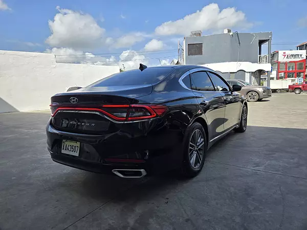 carros - HYUNDAI GRANDEUR 2018 NEGRO 6