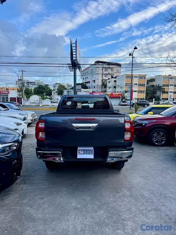jeepetas y camionetas - Toyota Hilux SRV 2016 7
