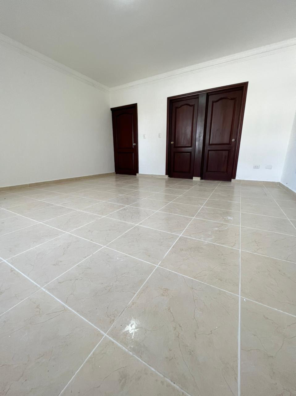 apartamentos - RENTO APARTAMENTO SIN AMUEBLAR TORRE TRADICIONAL FRENTE AL DOMINICAN FIESTAS 4