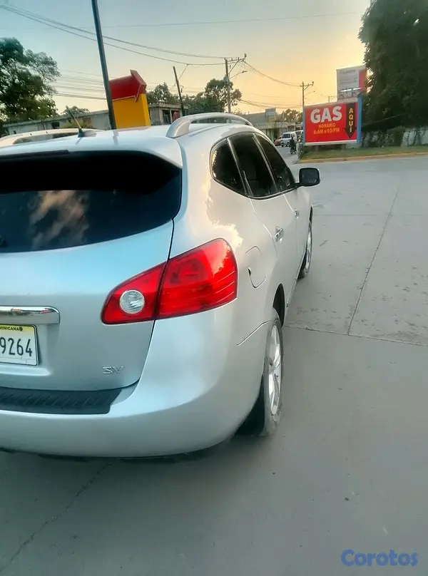 jeepetas y camionetas - Económica y comoda 3
