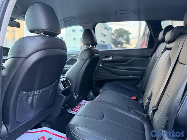 jeepetas y camionetas - Hyundai Santa Fe SEL 2020 8