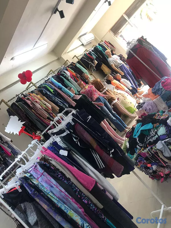 negocios en venta - Vendemos tienda de ropa completa 1