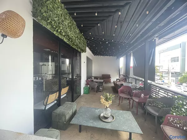 oficinas y locales comerciales - Alquiler local con terraza  8