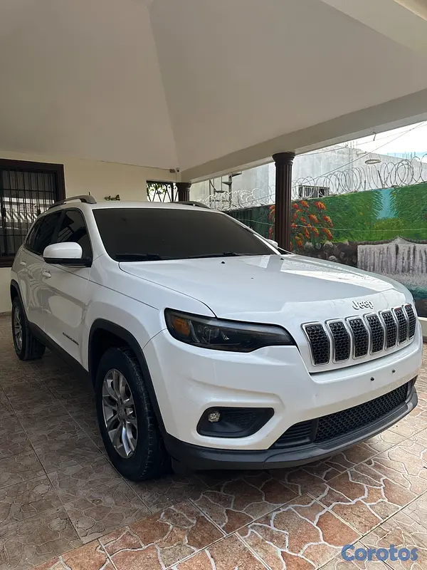 jeepetas y camionetas - VENDO JEEP CHEROKEE LATITUDE 2019 4x4  4