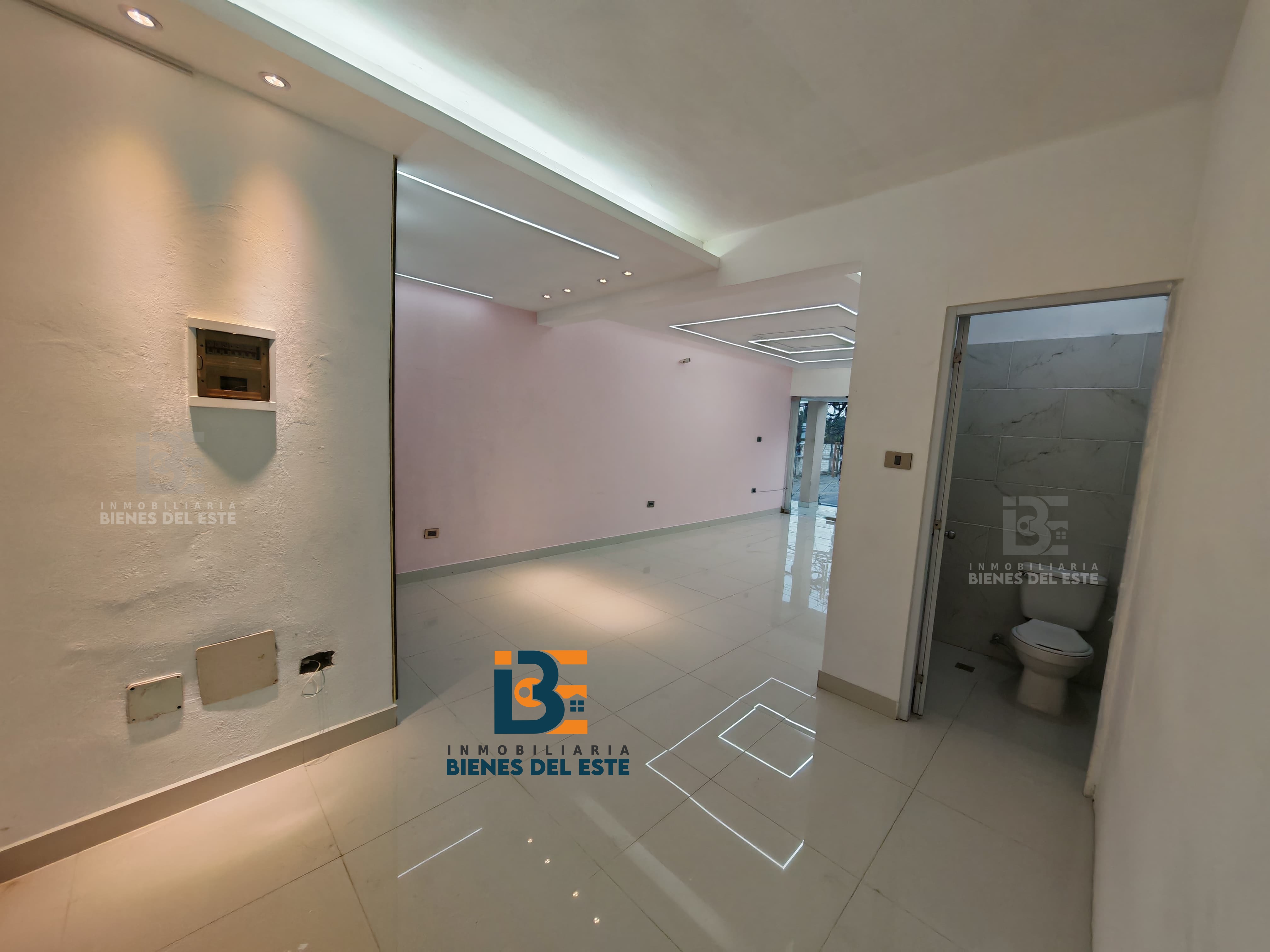 oficinas y locales comerciales - Renta Local Comercial en Barrio México con su baño