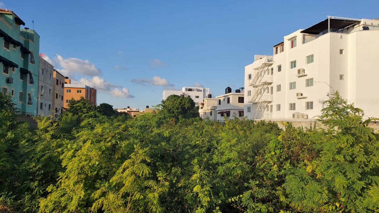 solares y terrenos - Solar 4,300 metros Corales del sur 2