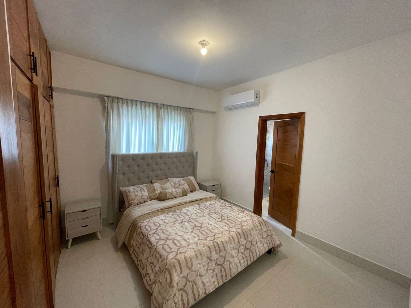 apartamentos - Vendo En Serralles Piso 5 Nuevo Amueblado Full de 1 Habitación
CODIGO PD232  9