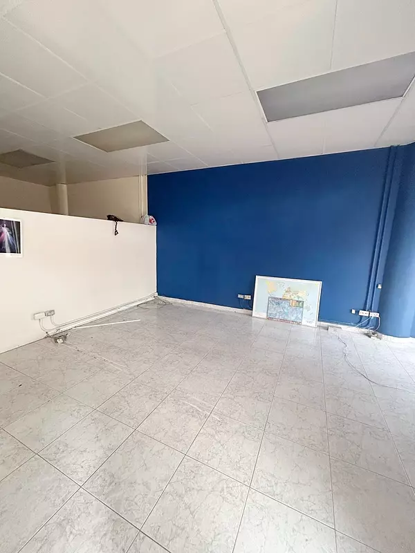 oficinas y locales comerciales - Local céntrico en venta  4