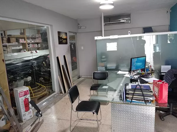 oficinas y locales comerciales - Local  comercial en venta
Avenida de Los Próceres 

MTS. de Solar221.20 4