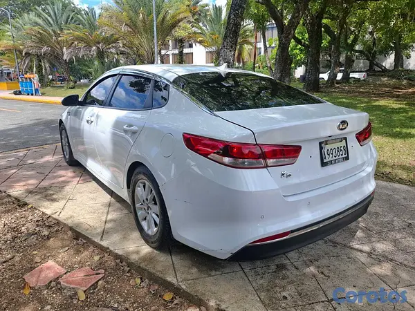 carros - Kia K5 año 2017 5