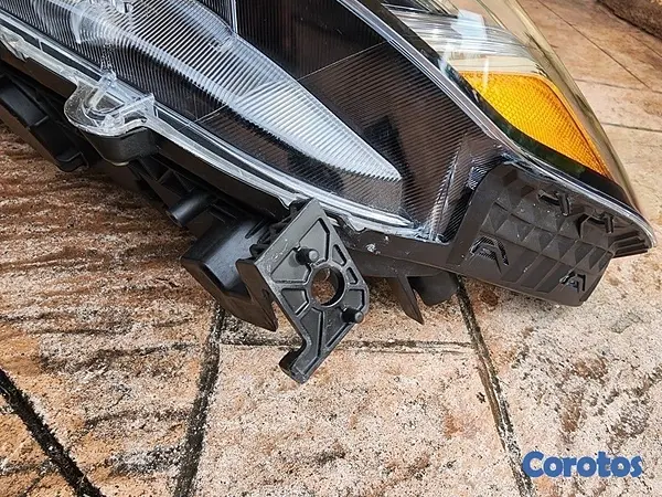 accesorios para vehiculos - Vendo Luz HONDA ACCORD 21 2022 PANTALLA DELANTERA  3