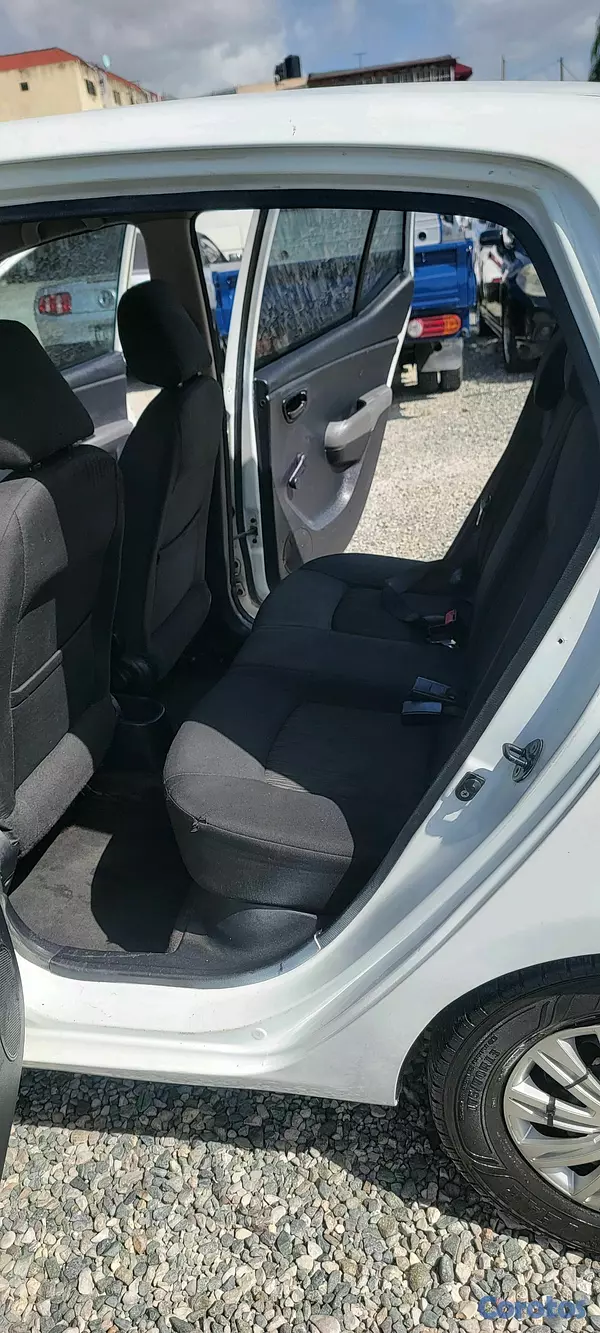 carros - HYUNDAI I10  2012 8