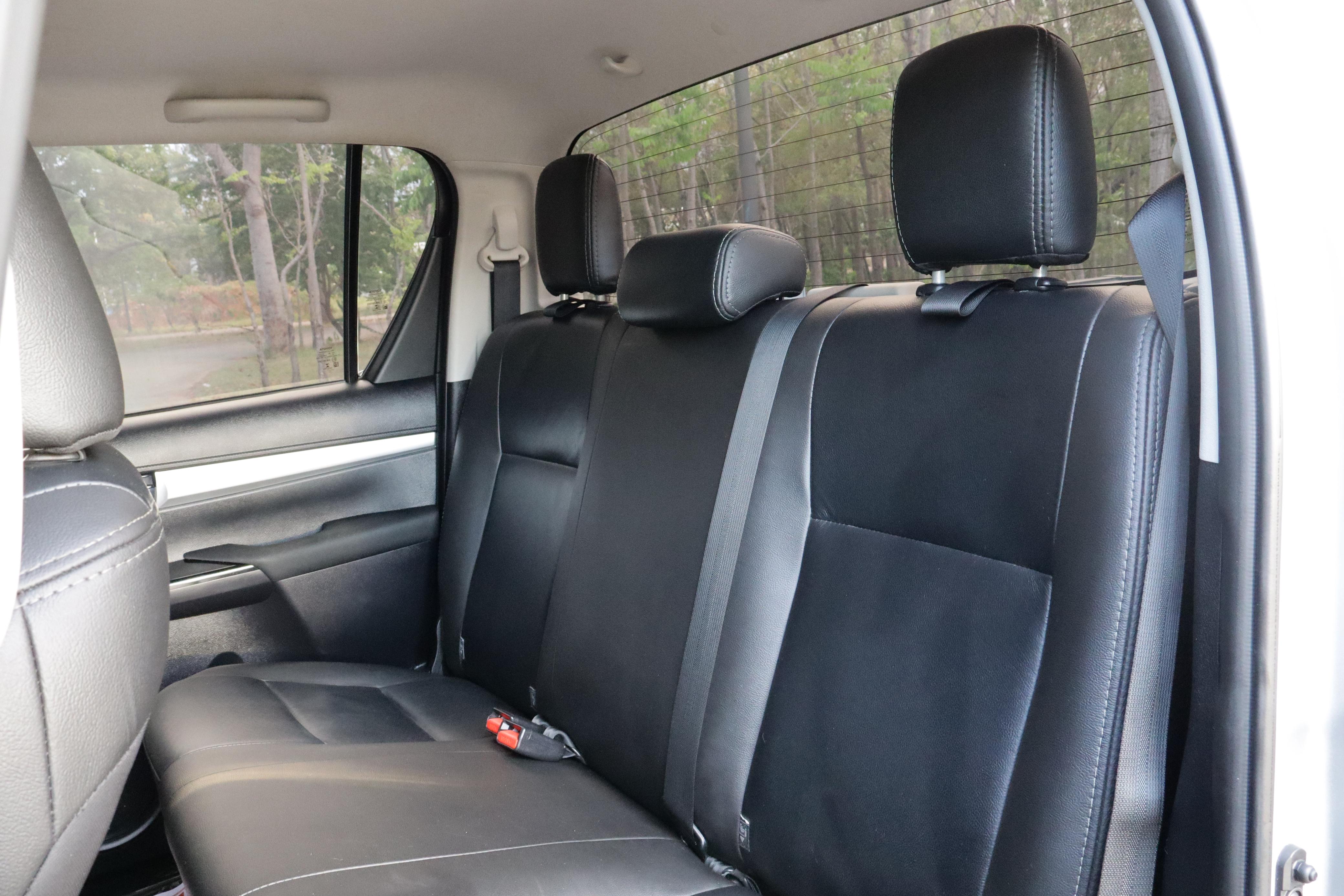 jeepetas y camionetas - Montate en esta impecable lujosa confortable toyota Hailux 2022 clean carfax  5