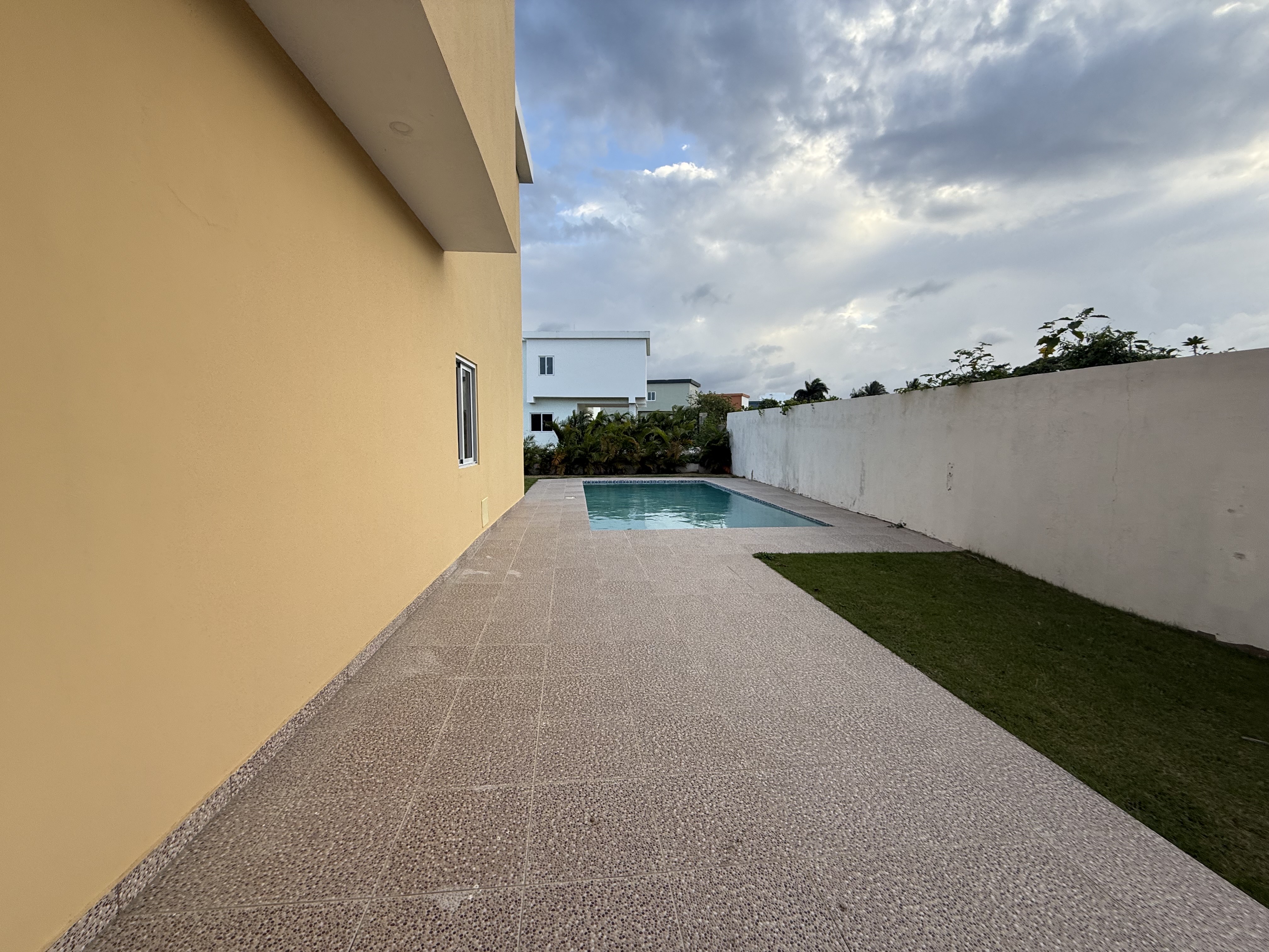 casas vacacionales y villas - vendo villas en puerto Plata con piscina y proyecto cerrado  7