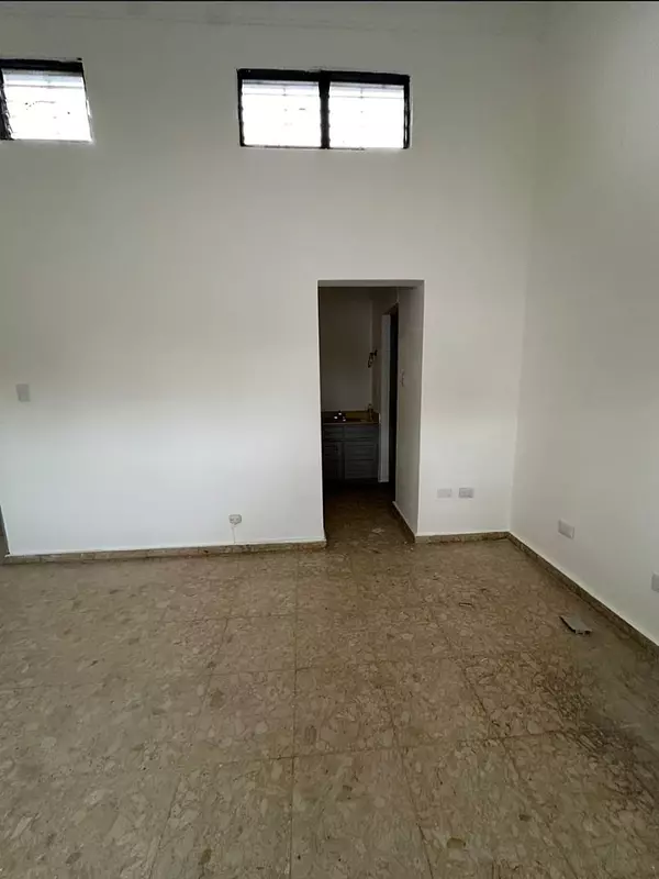 casas - Casa en alquilar Sector la Castellana Sto Dgo D.N 

 5
