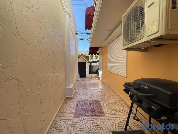 casas - Vendo casa moderna de 5 habitaciones en Respaldo Los 3 Ojos 7