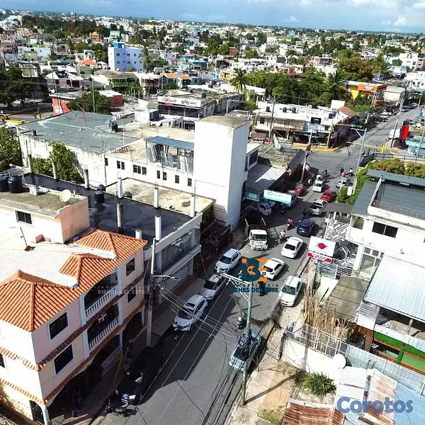 oficinas y locales comerciales - DE VENTA Amplio LOCAL COMERCIAL de Dos Niveles 📍EN 1