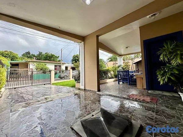 casas - venta de casa en la charles de Gaulle con patio grande Santo Domingo este  5