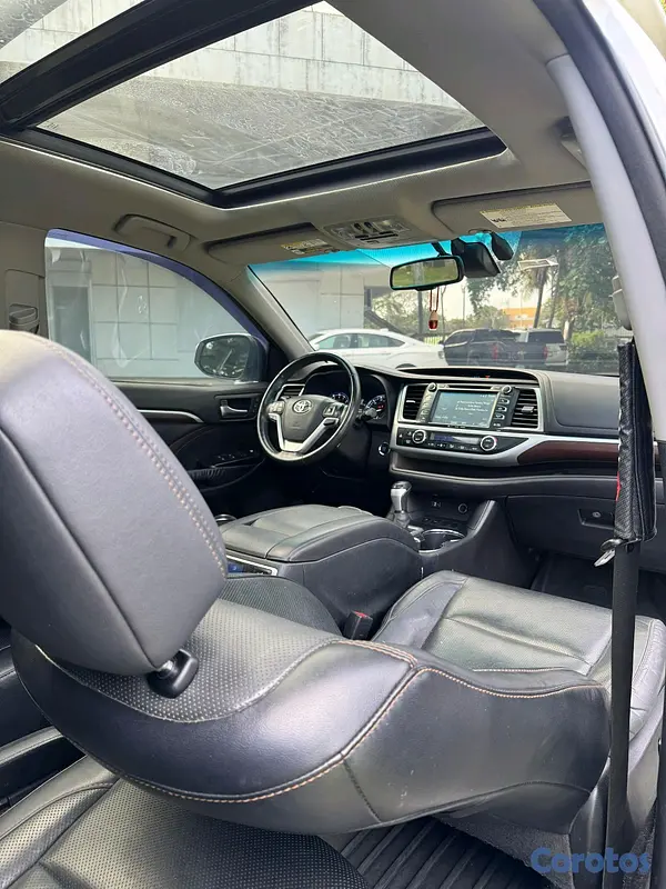 jeepetas y camionetas - Toyota higlander limited 2016 5