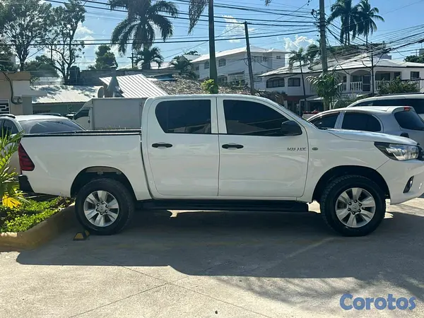 jeepetas y camionetas - Toyota hilux 2018 mecánica  7