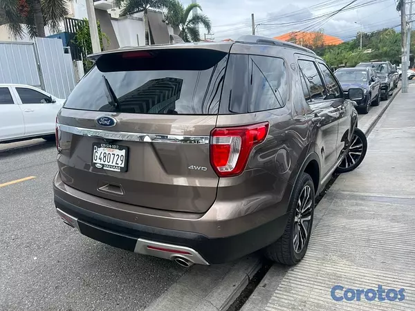 jeepetas y camionetas - FORD EXPLORER XLT 2016 5