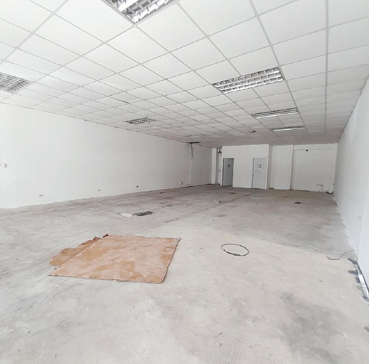 oficinas y locales comerciales - Local en Naco Primer nivel  3