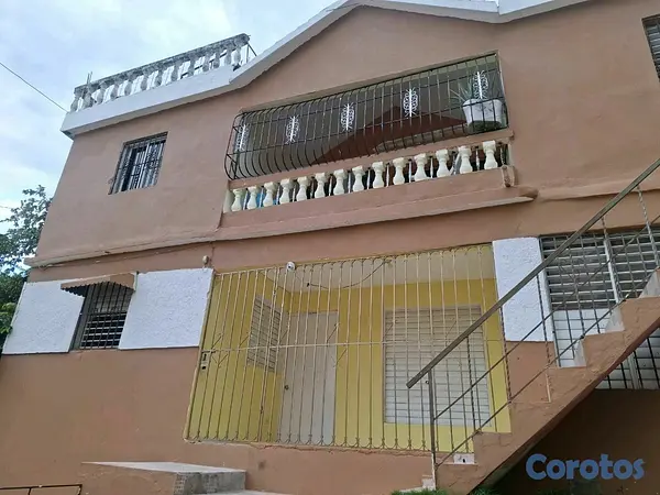casas - Propiedad de 3 niveles y 5 viviendas en Venta 4
