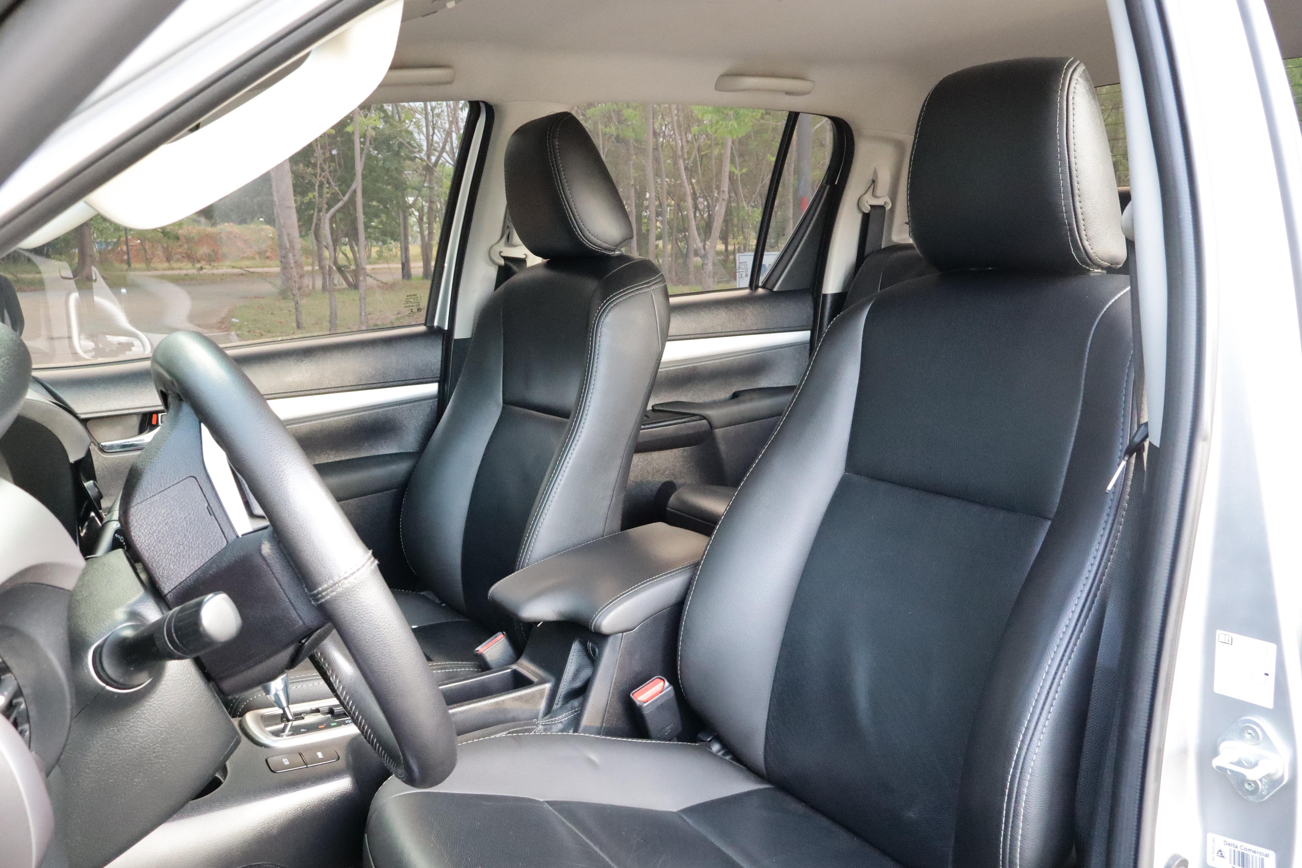 jeepetas y camionetas - Montate en esta impecable lujosa confortable toyota Hailux 2022 clean carfax  6