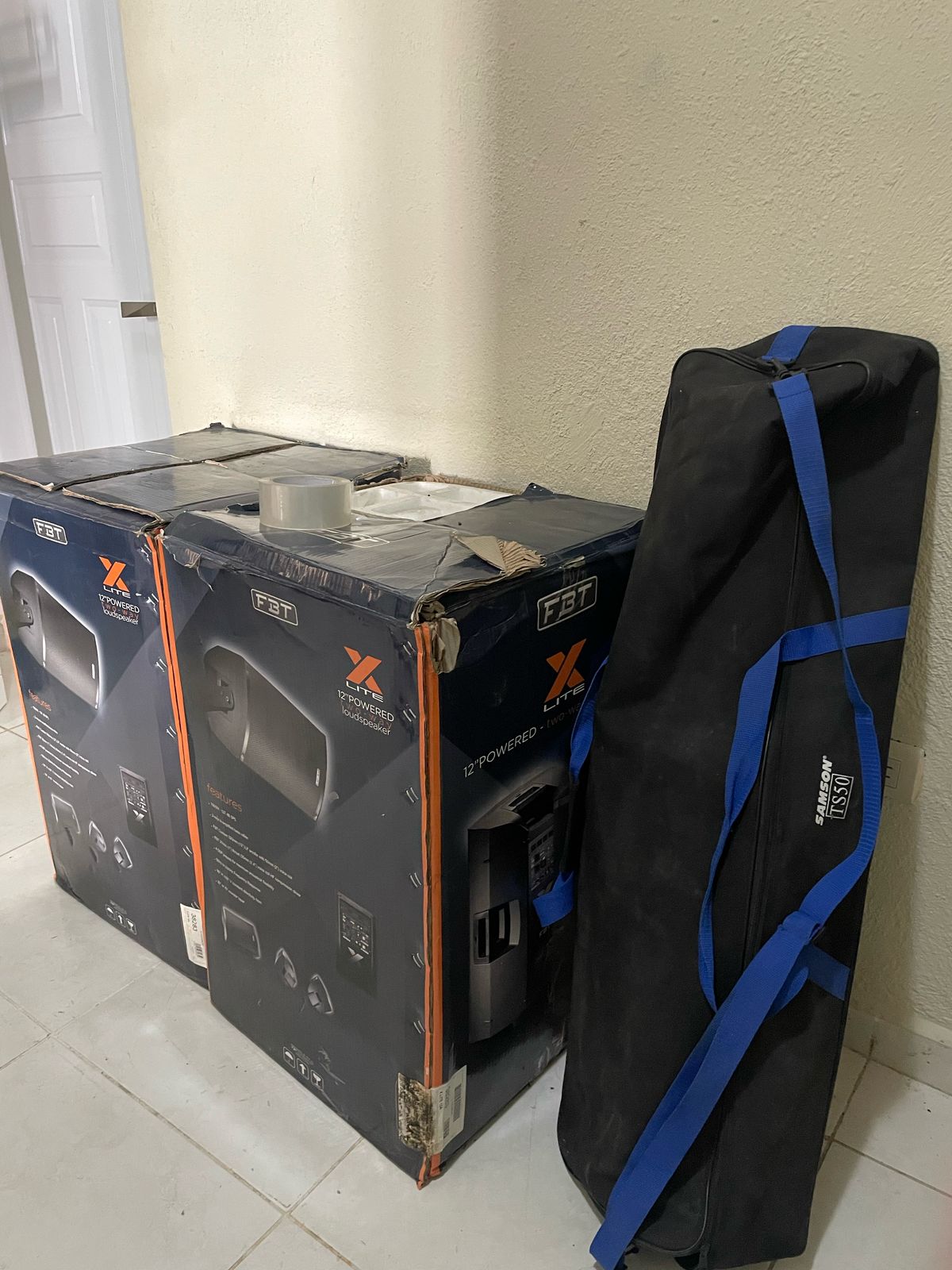 camaras y audio - Bocinas FBT X-Lite 1000W 12" (Precio por unidad) 1