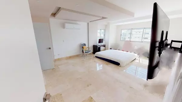 apartamentos - SE VENDE LUJOSO Y AMPLIO APARTAMENTO EN PISO COMPLETO! 395M2 “ NACO” 7