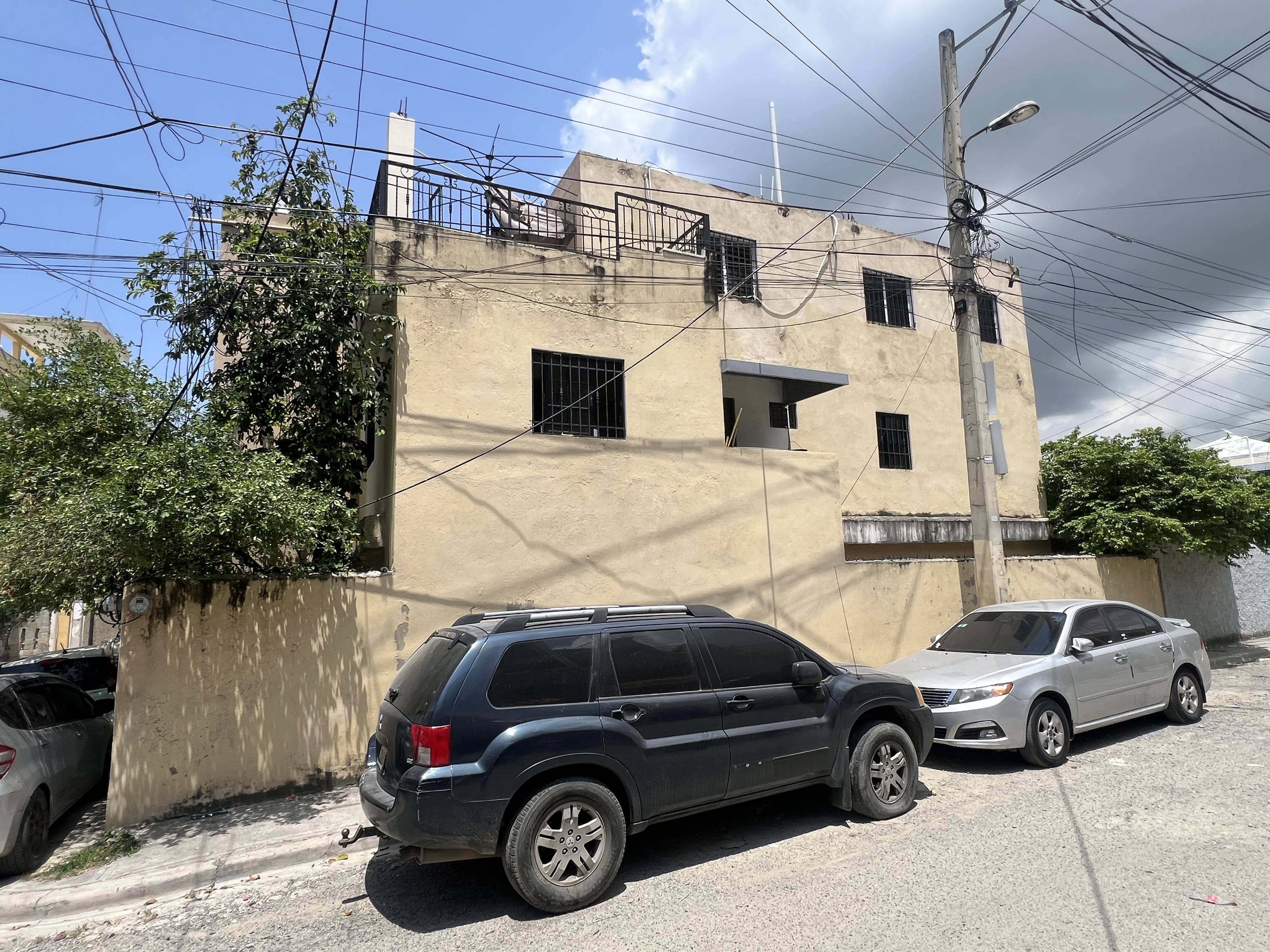 otros inmuebles - Vendo edificio apartamentos en Los Altos de Loyola 3