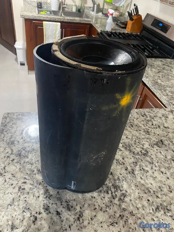 camaras y audio - Vendo Subwoofer de bajo Marca Bazooka original  4