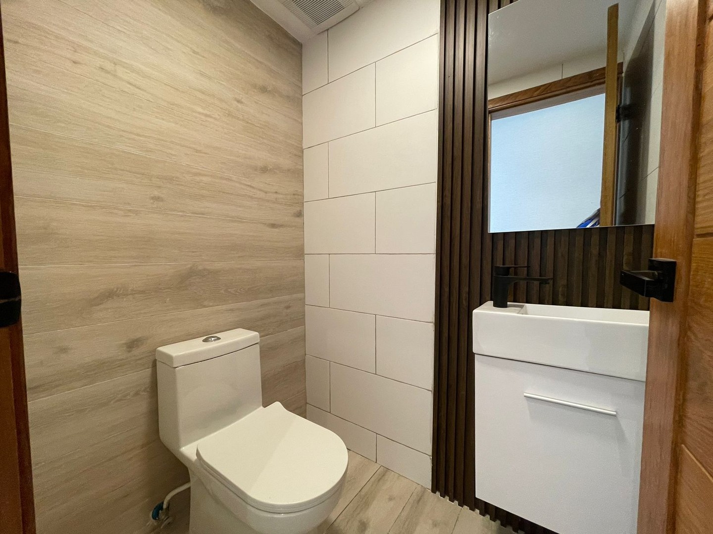 apartamentos - Vendo En Serralles Piso 5 Nuevo Amueblado Full de 1 Habitación
CODIGO PD232  7