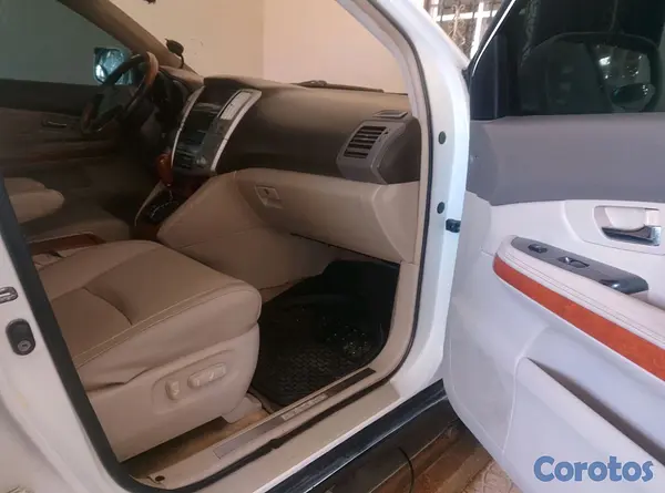 jeepetas y camionetas - Oportunidad Lexus RX 330 en excelentes condiciones  2