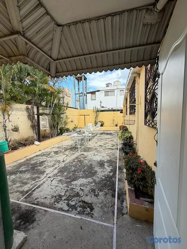 oficinas y locales comerciales - Casa en Jardines Metropolitanos ideal para negocio 16