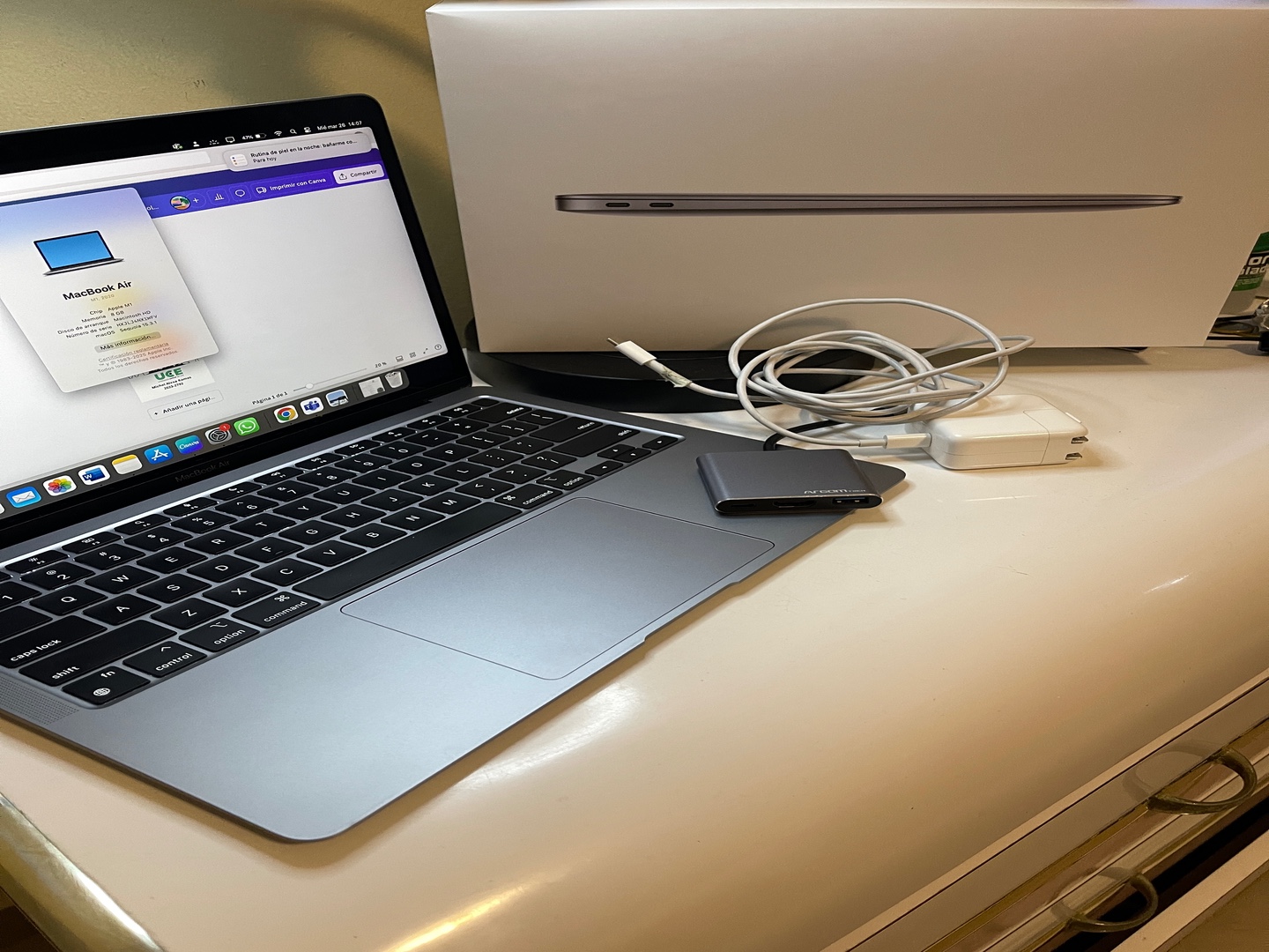computadoras y laptops - Mac Book Air 2020 M1 como nueva 