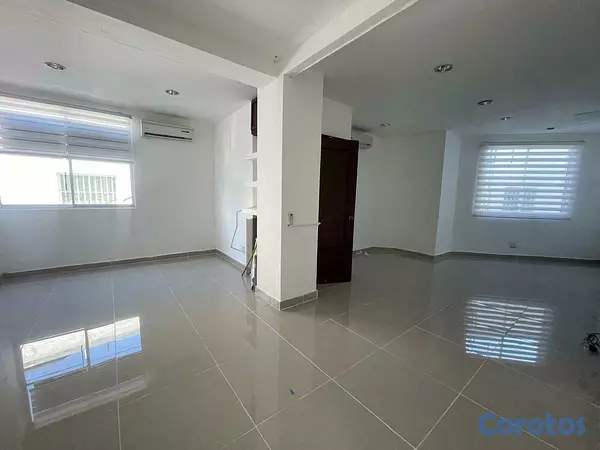 oficinas y locales comerciales - Céntrico local en Venta en Gazcue  10