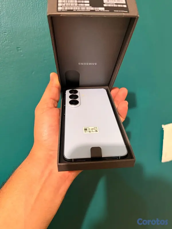 celulares y tabletas - Samsung s26 normal 256gb desbloqueado para todas las compañías nuevo  3