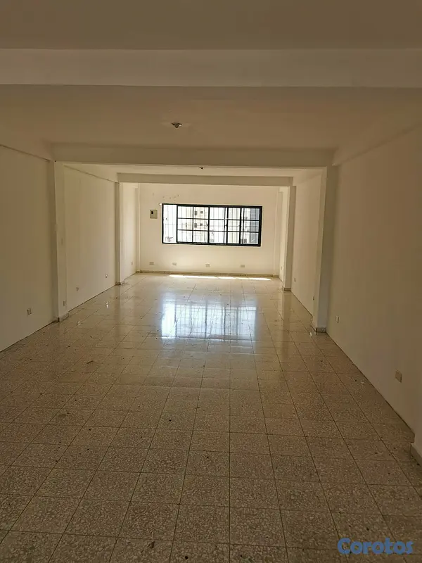 oficinas y locales comerciales - Local de 60 metros en Arroyo Hondo próximo a super 2