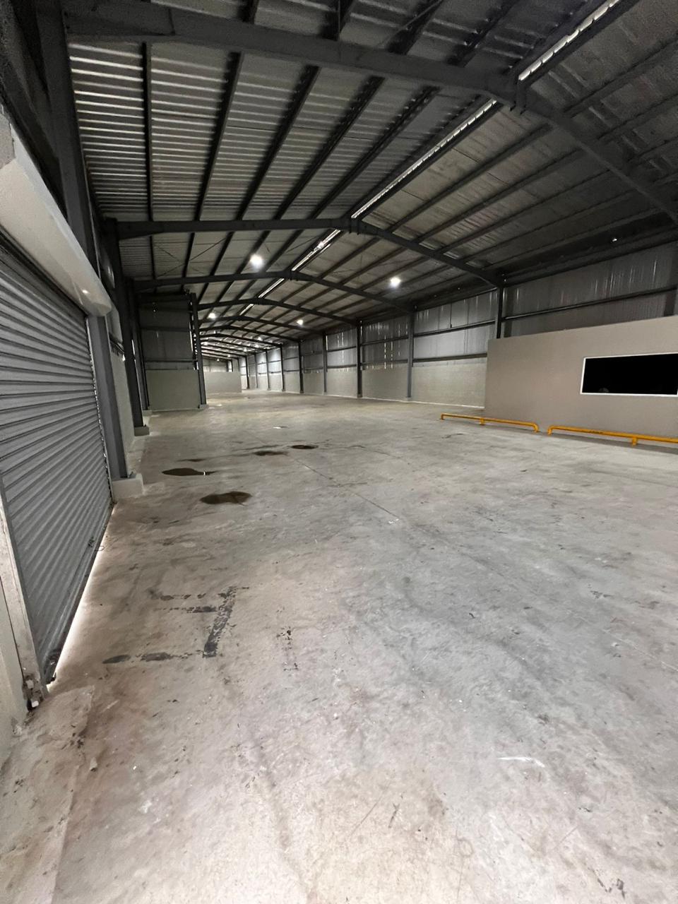 oficinas y locales comerciales - Nave Industrial proxima Autopista Duarte