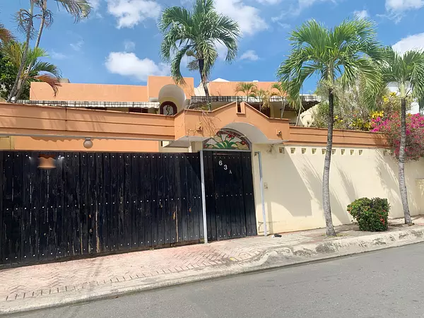 casas - Propiedad comercial en la Julieta  2
