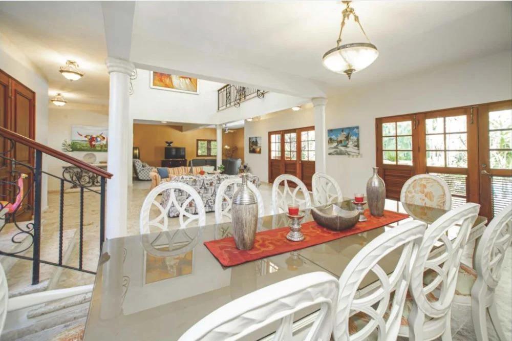 casas vacacionales y villas - Villa con Piscina y Amplio Terreno a Minutos de la Playa entre Sosúa y Cabarete 6