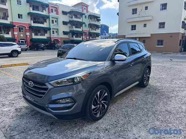 jeepetas y camionetas - Hyunda tucson 4*2 año 2017 6