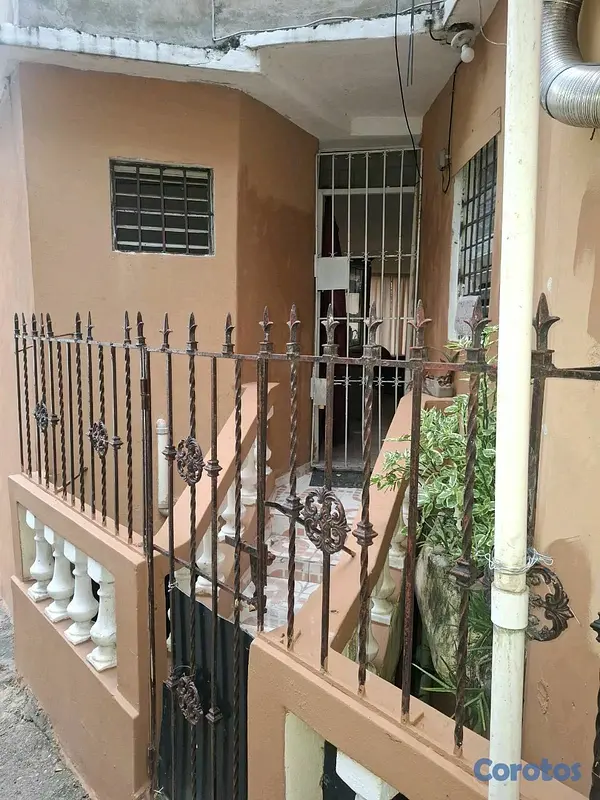 casas - Propiedad de 3 niveles y 5 viviendas en Venta 5