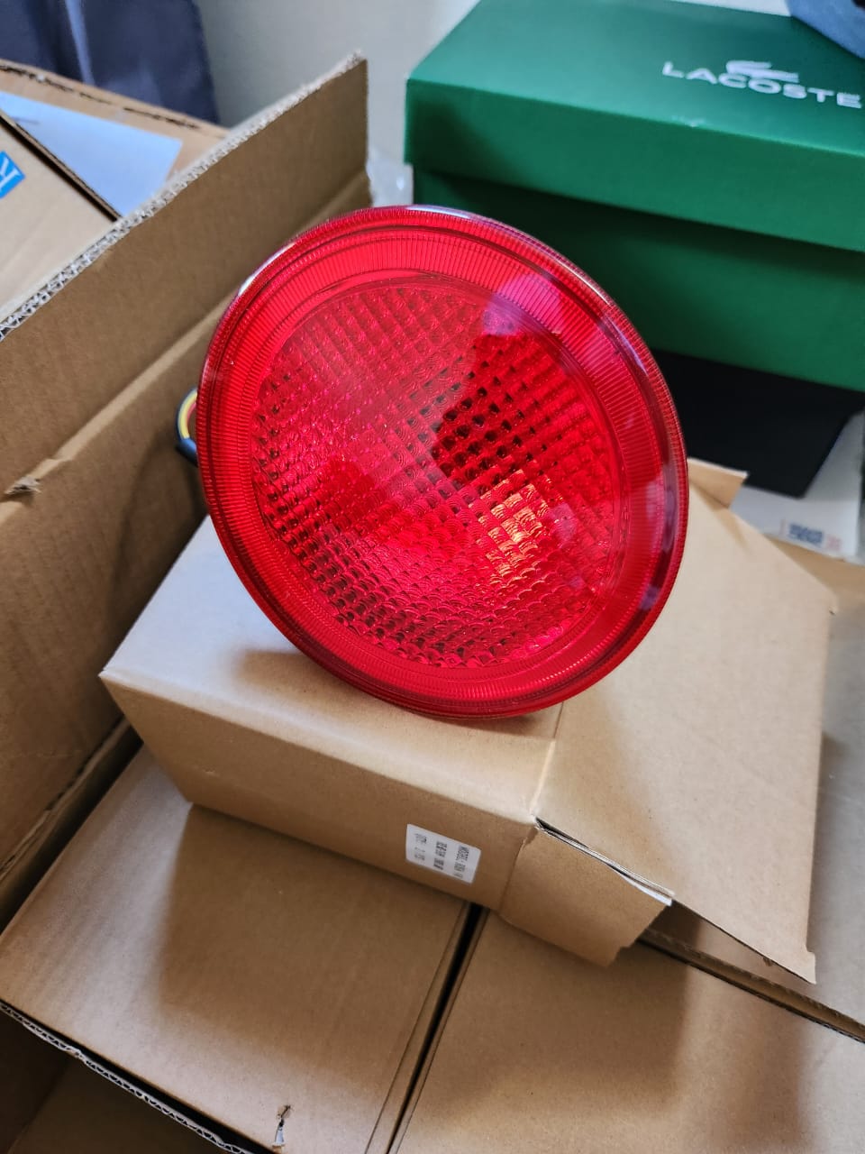 accesorios para vehiculos - Micas rojas de Stop traseras Mitsubishi Fuso Rosa  0